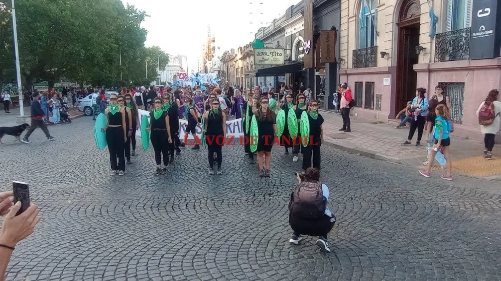 Con gran participación, se desarrolló la movilización del 8M